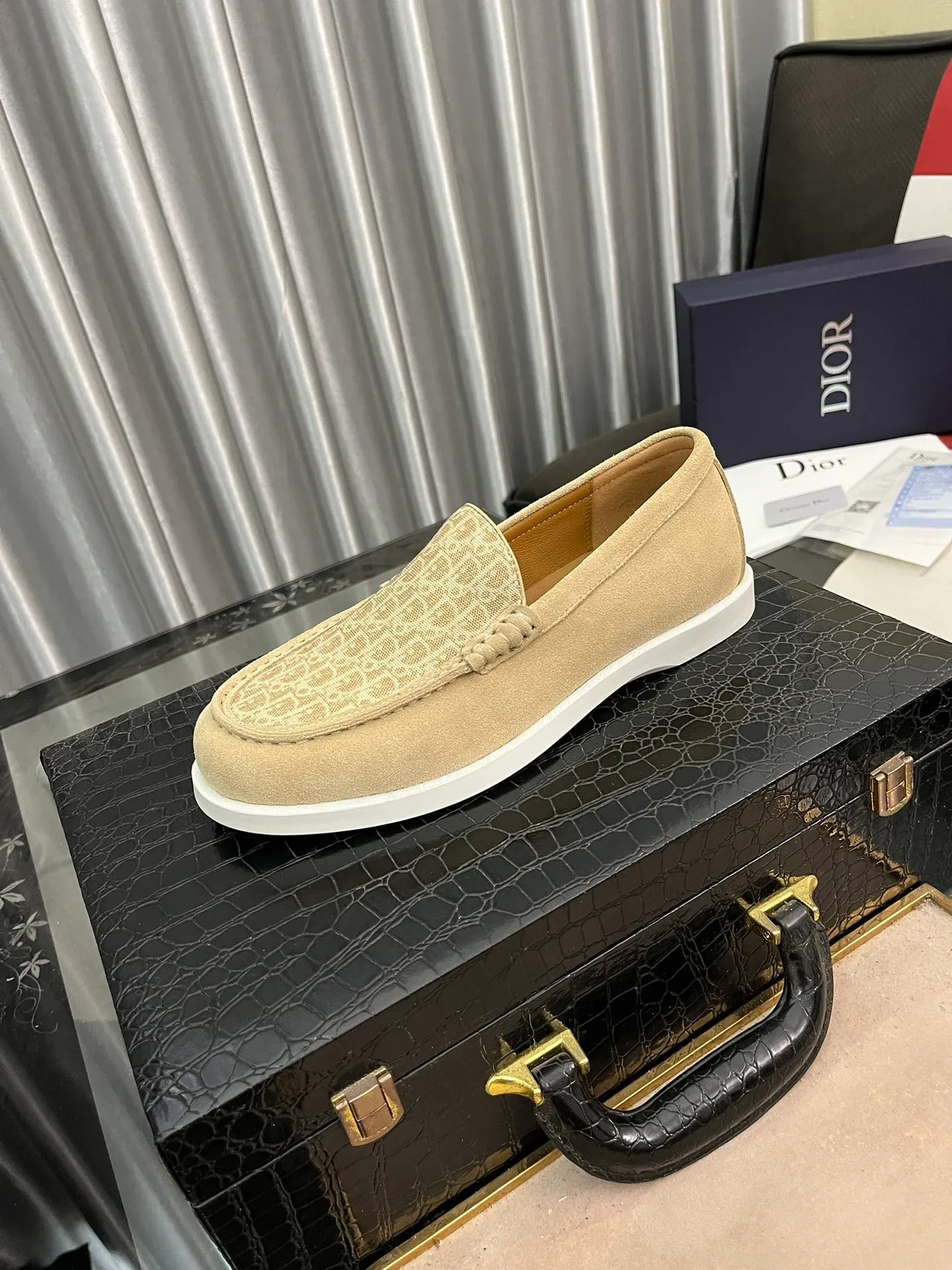 Ex-factory price 440⌚️⌚️[Dior] Dior's 2023 new high-end boutique, men's fashionable casual shoes, quite distinctive, imported soft cowhide leather on the upper + brand printing, a design style, breathable lining, genuine leather insole, soft and comfortable foot feel, original wear-resistant special outsole! Size: 38-443⃣️colors available